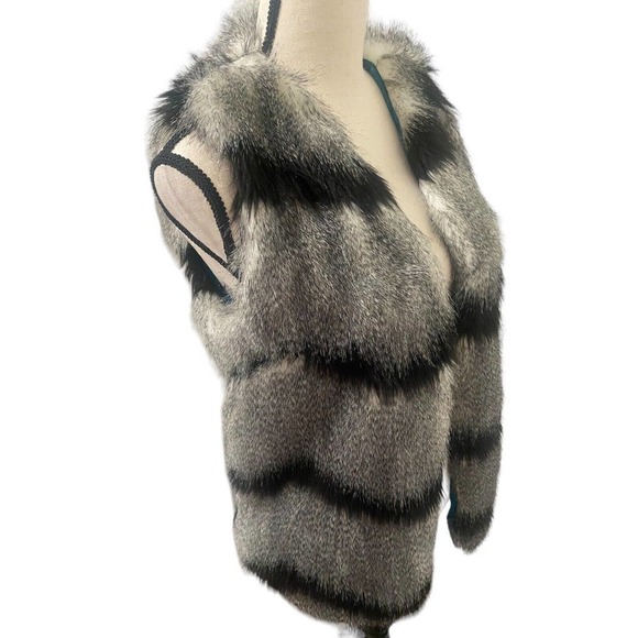 ANTHROPOLOGIE Elevenses Ostrich Stripe Faux Fur Vest Size Xsmall - Picture 4 of 6